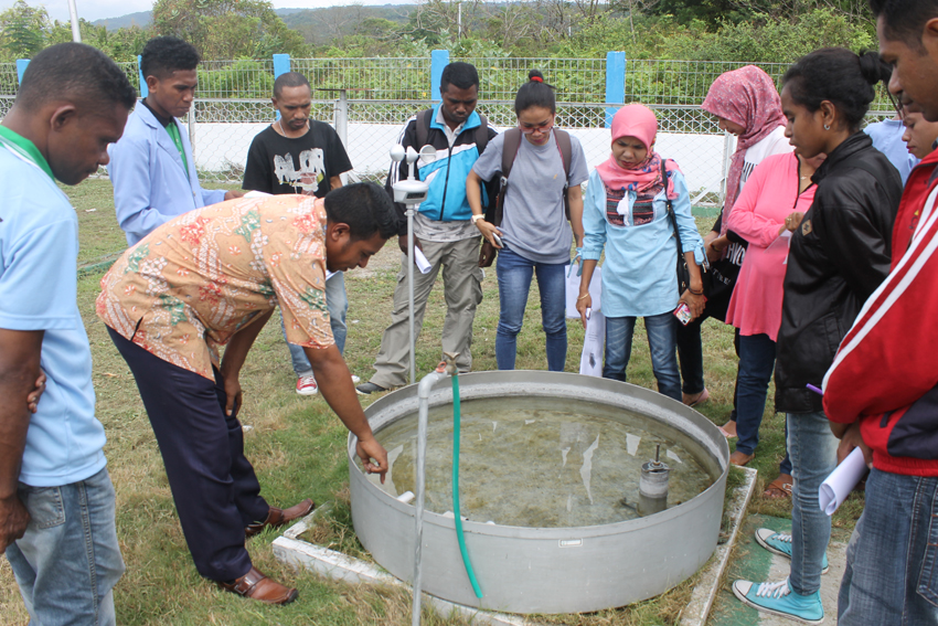 Galleri Kunjungan, Mahasiswa UNTRIB
